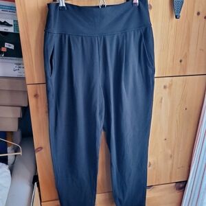 Athleta Women's Black Elation Pants Size Medium